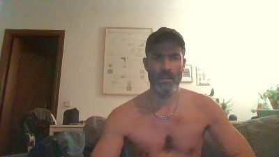 hotreds webcam model stream image