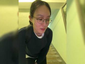 Littleotter webcam model stream image