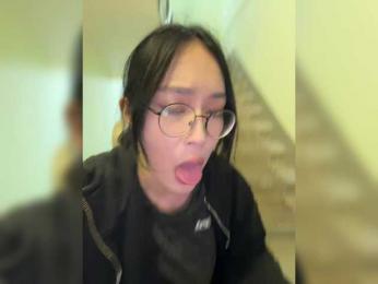 Littleotter webcam model stream image