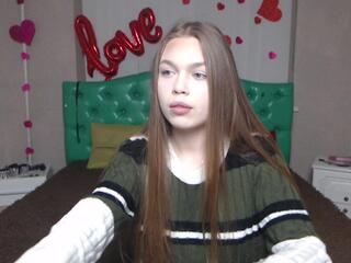 Lara Cher webcam model stream image