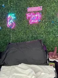 RenaThickAss webcam stripchat model stream image