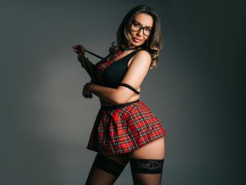 GinaBear webcam model stream image