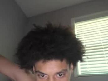 lightskinwithgirth webcam model stream image