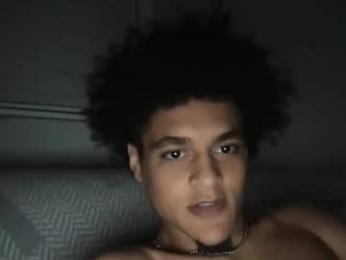 lightskinwithgirth webcam model stream image