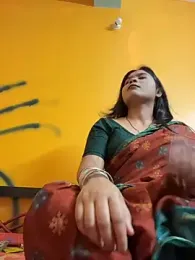 RedQQueen webcam model stream image