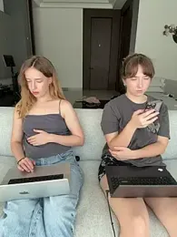 Nura_n_Sarah webcam stripchat model stream image