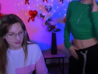 gloria_bubble webcam model stream image