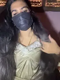 umairahaasan_1 webcam model stream image