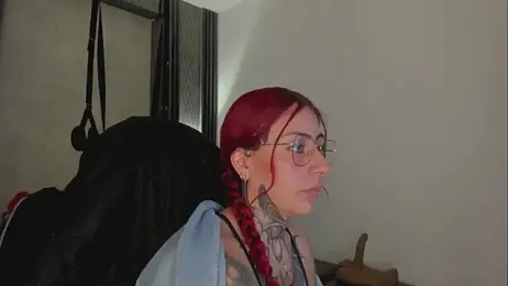 selene_red_ webcam model stream image