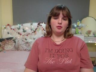 Stacey L webcam model stream image