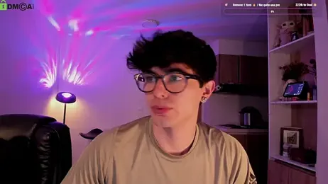 Mikeyvioleta_ webcam model stream image