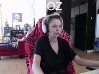 tinykylie webcam chaturbate model stream image