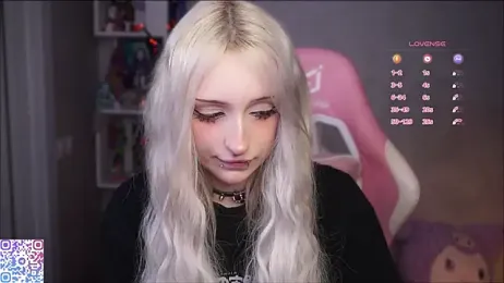 hikmurr webcam stripchat model stream image