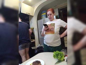 Madcouple webcam model stream image