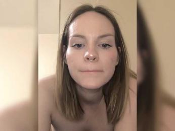 PregnantElf webcam model stream image