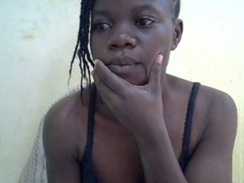 Pretty-doll webcam model stream image