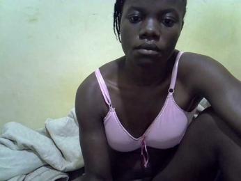 Pretty-doll webcam model stream image