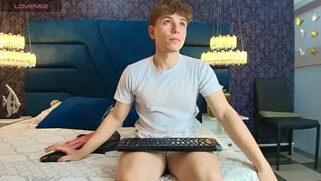 TaylerWhite webcam model stream image