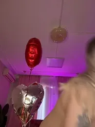 HugeBoobsAlice webcam model stream image