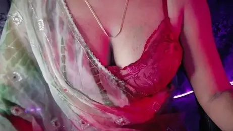 SilkenSundari webcam model stream image