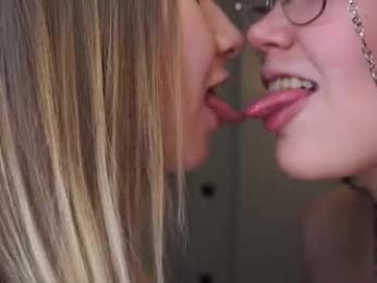 zara_shine webcam model stream image