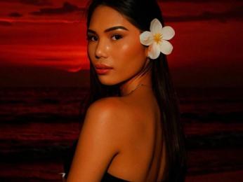 EllaBrown webcam model stream image