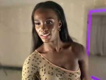 luanarisque webcam model stream image