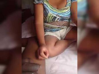 Aiiina webcam bongacams model stream image