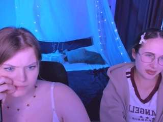 mona-cloud webcam model stream image