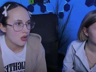 mona-cloud webcam model stream image