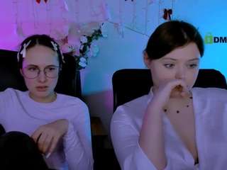 mona-cloud webcam model stream image