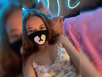 -Summer- webcam model stream image