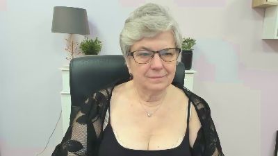 femmeIRIS webcam model stream image