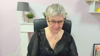 femmeIRIS webcam model stream image