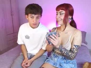 tender_dust webcam model stream image