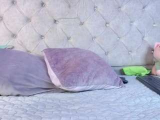 eva-walker webcam model stream image