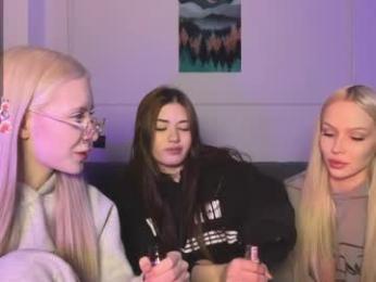 mmkakpoxyi22 webcam model stream image