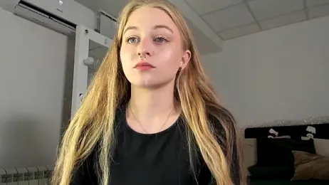 MiaMews webcam model stream image