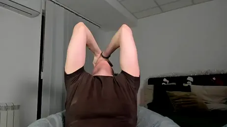 MiaMews webcam model stream image