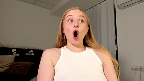 MiaMews webcam stripchat model stream image