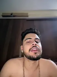 Hornybeardguy webcam model stream image