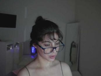 -Madi- webcam bongacams model stream image