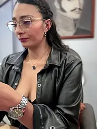 _Bella-Office1 webcam model stream image