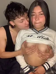 Damn__Love webcam model stream image