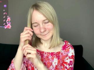 Gwen Heap webcam flirt4free model stream image