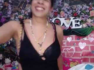 desire10inches webcam camsoda model stream image
