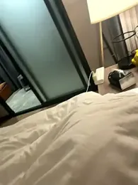 TOP_ping webcam model stream image