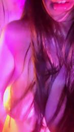 Aloneathome22 webcam model stream image