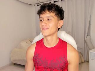 Andres Dreamer webcam flirt4free model stream image