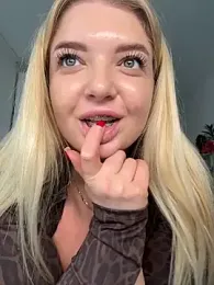 OdriOlsens webcam model stream image